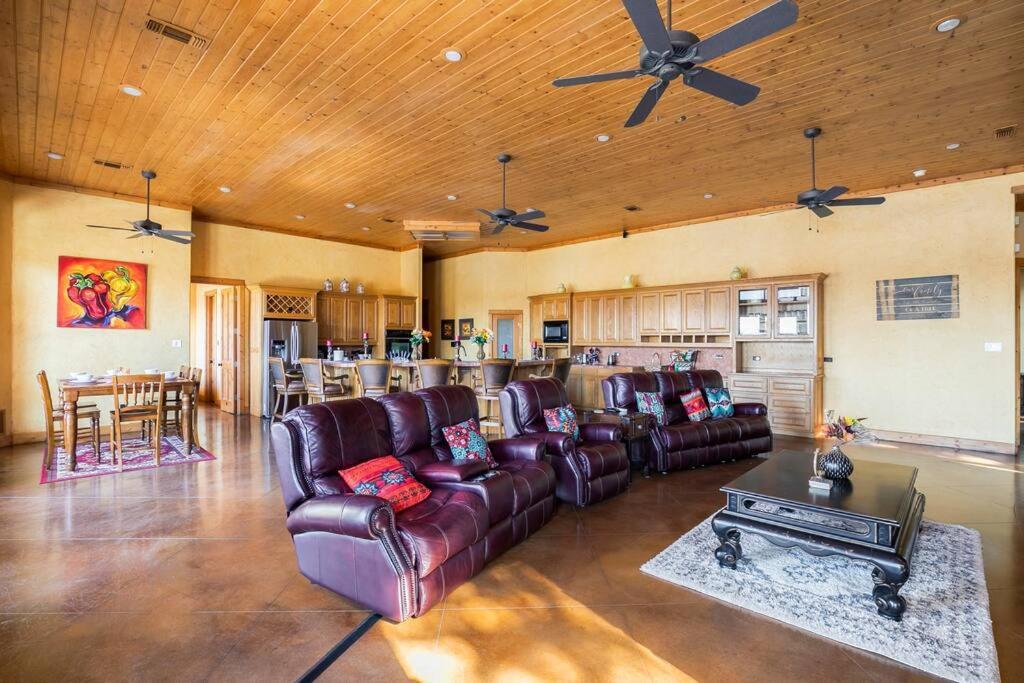 Texas Ranch House With 5 Bedroom And Fish Pond Далас Екстериор снимка